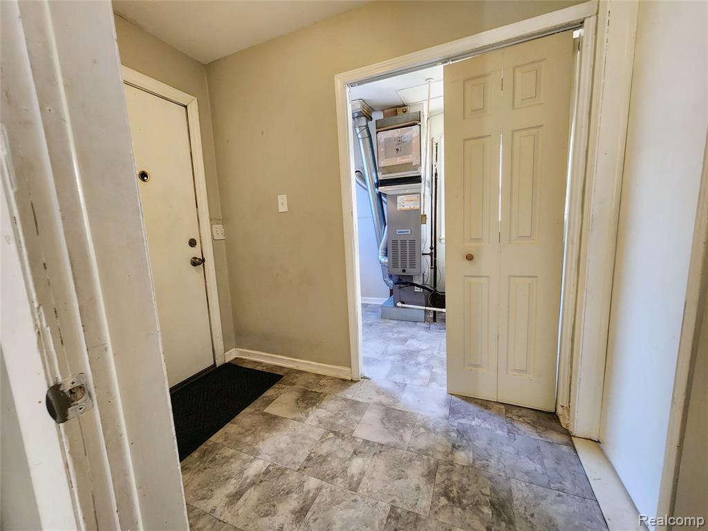 6147 Whitefield Street, Dearborn Heights, MI 48127 — Photo 19