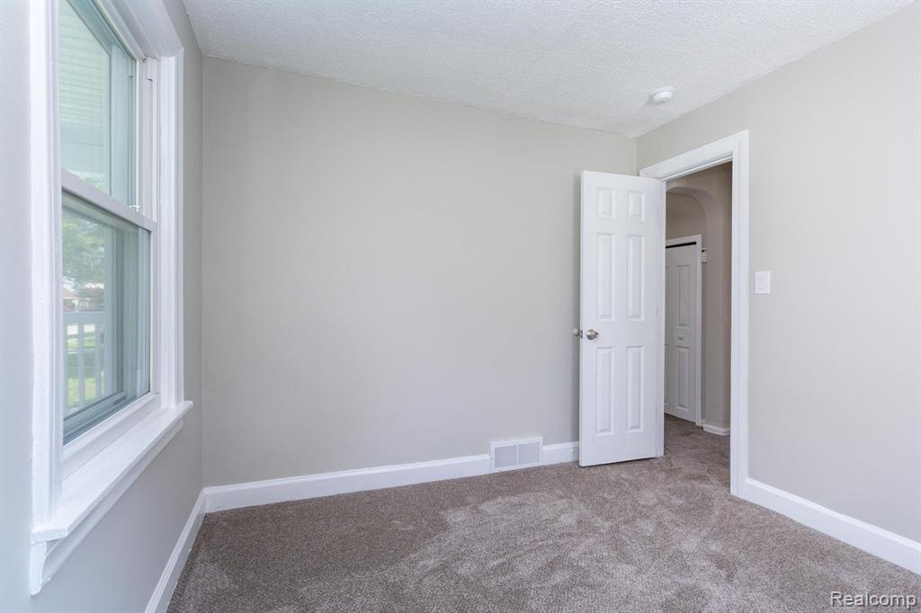 5961 McGuire Street, Taylor, MI 48180 — Photo 12