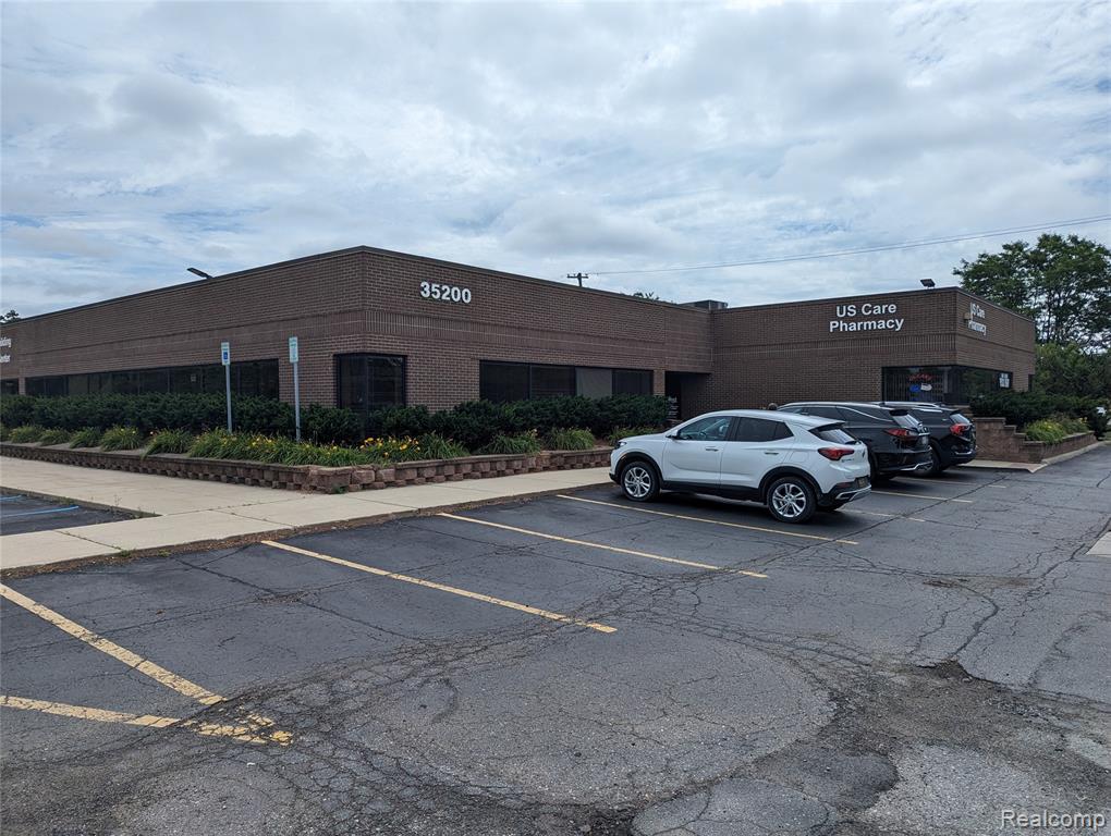 35200 Dequindre Road, Sterling Heights, MI 48310