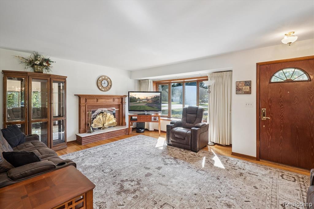 49816 W Huron River Drive, Belleville, MI 48111 — Photo 5