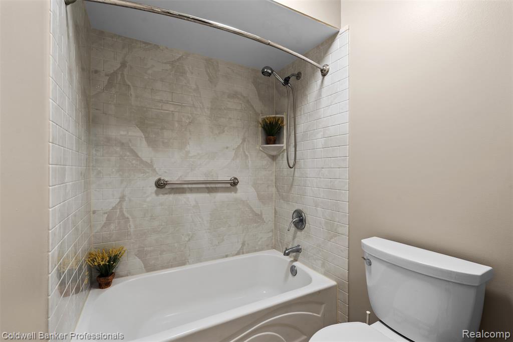 829 Glenulline Drive, Canton, MI 48187 — Photo 26
