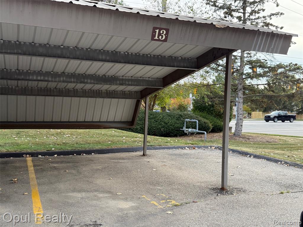24252 Bashian Drive, Novi, MI — Photo 23