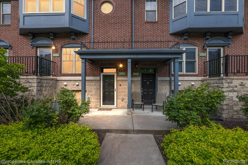 2554 WOODWARD Avenue, Detroit, MI 48201 — front exterior