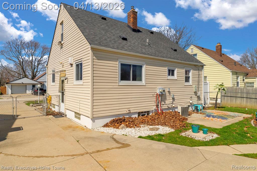 29940 John J Street, Roseville, MI 48066 — Photo 39