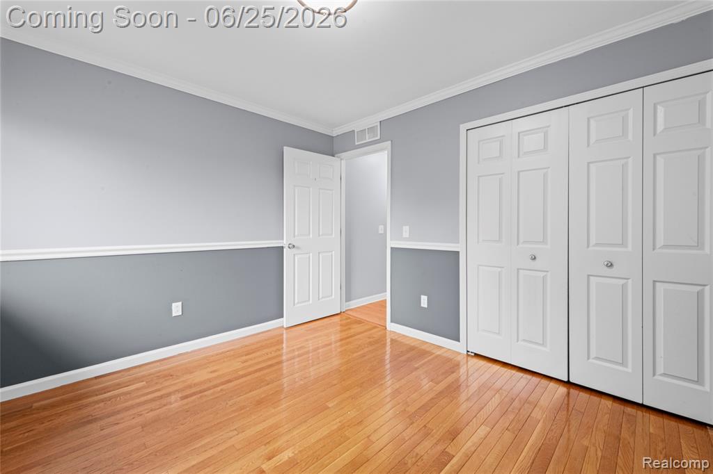 33693 Pondview Circle, Livonia, MI 48152 — Photo 17