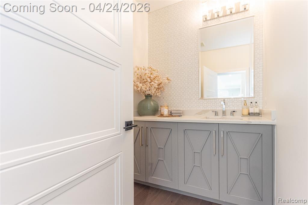 45711 Bristol Circle, Novi, MI 48377 — Photo 32