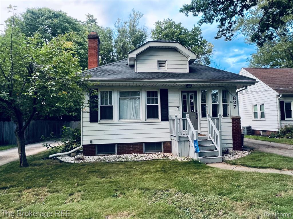 827 E Main Street, Flushing, MI 48433
