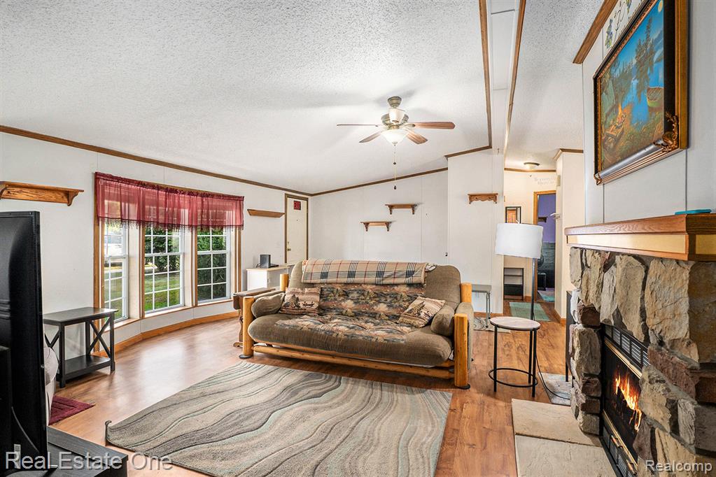 309 W 5th Street, Gladwin, MI 48624 — Photo 4