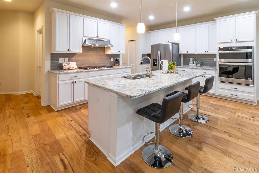 43635 CHANCELLOR LANE, Novi, MI — Photo 5