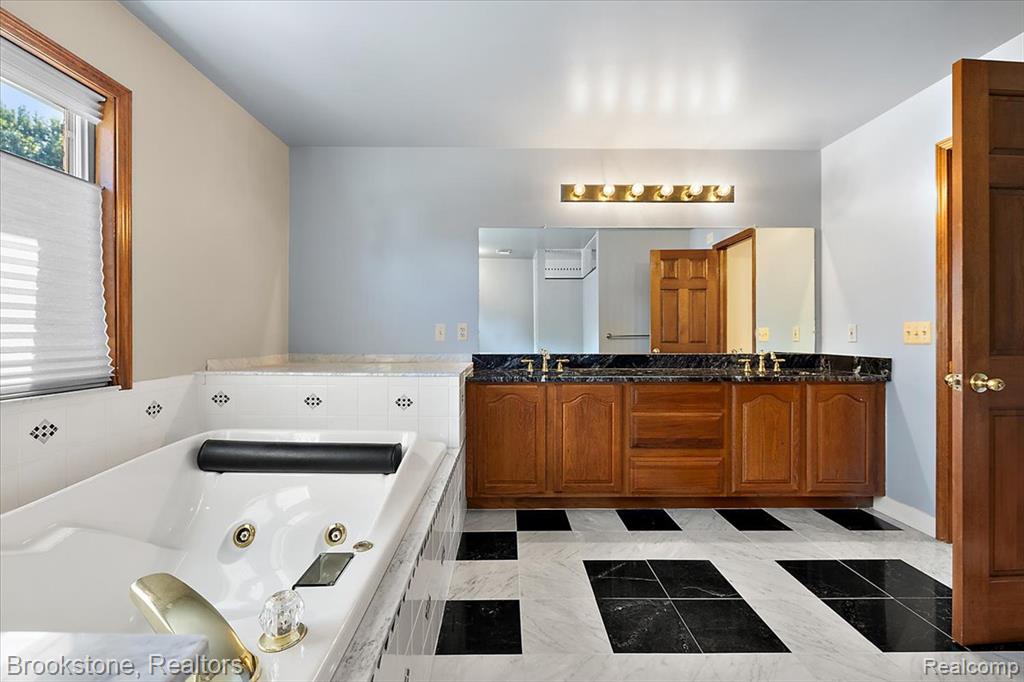 49650 Card Road, Macomb, MI 48044 — Photo 29