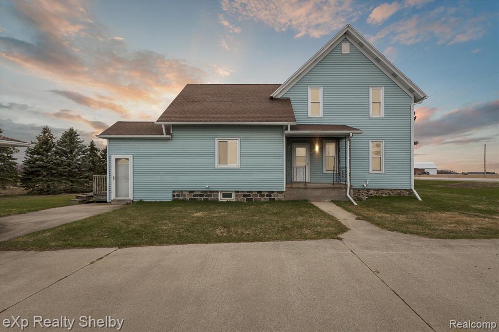 8433 W SANILAC Road, Vassar, MI 48768 — front exterior