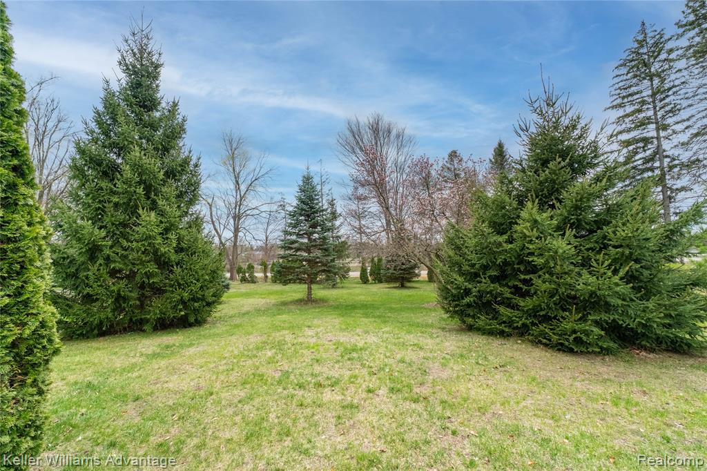 34550 Freedom Road, Farmington, MI 48335 — Photo 3