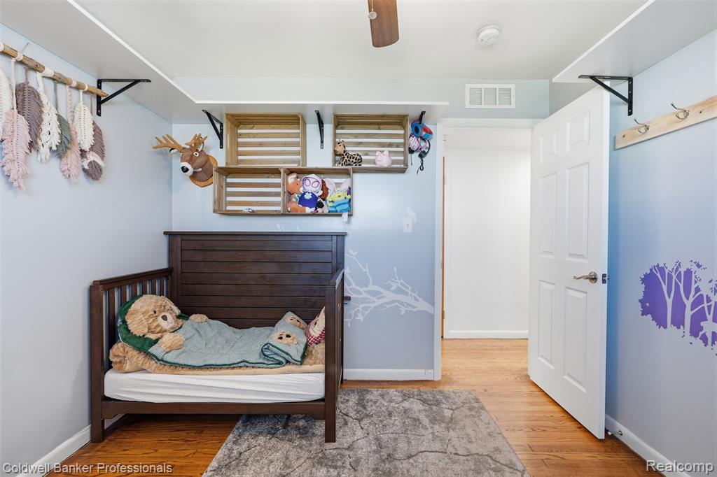 28816 Groveland Street, Madison Heights, MI 48071 — Photo 16