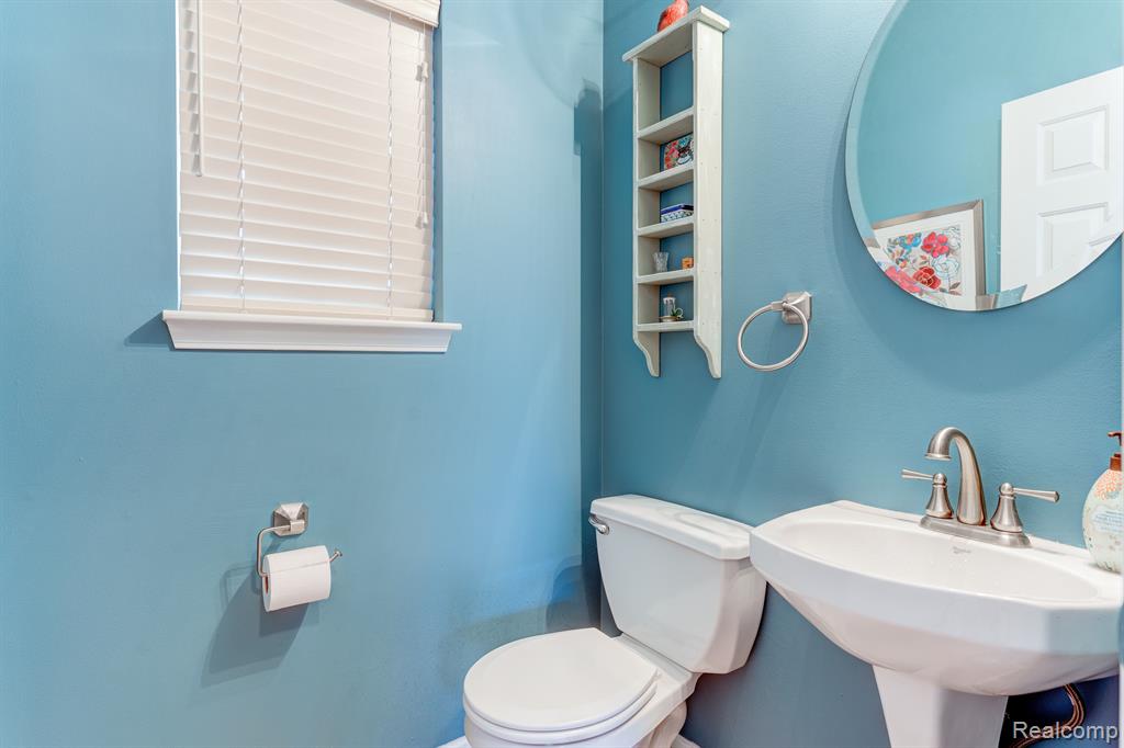 5933 WOODFIELD Parkway, Grand Blanc, MI 48439 — Photo 22