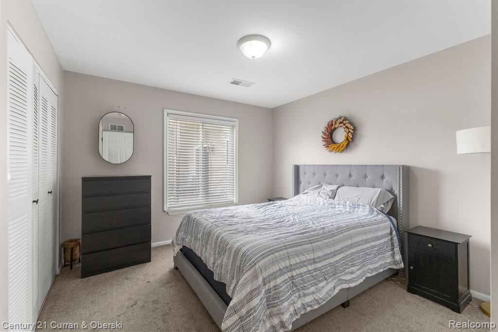 10033 ALLEN POINTE Drive, Allen Park, MI 48101 — Photo 22