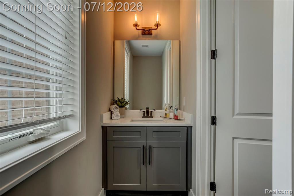 10486 Stoney Point Drive, South Lyon, MI 48178 — Photo 4