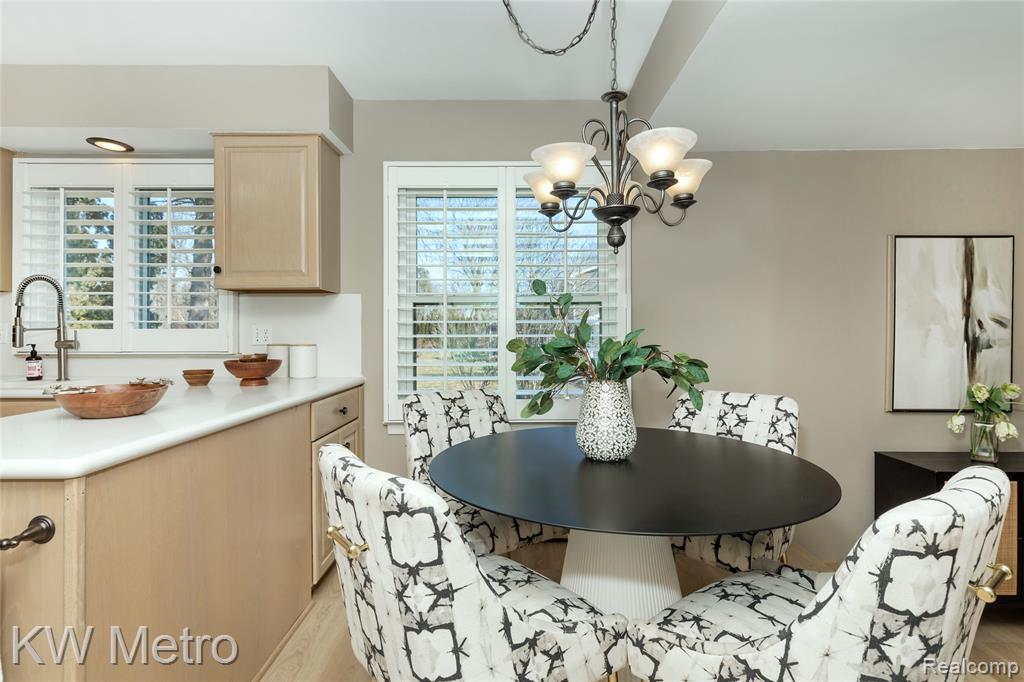 5897 Sutters Lane, Bloomfield Hills, MI 48301 — Photo 19