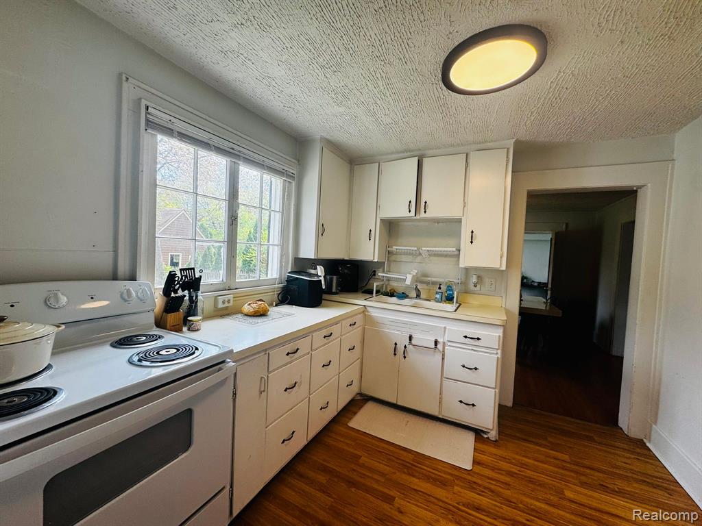 464 ROSEWOOD Avenue, East Lansing, MI 48823 — Photo 12