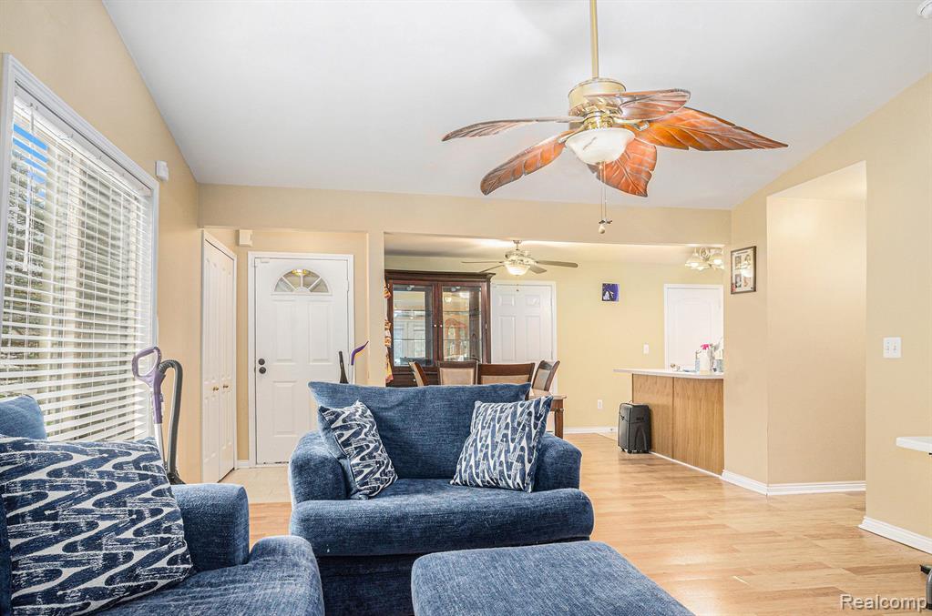 17432 N LUCILLE Circle, New Boston, MI 48164 — Photo 3