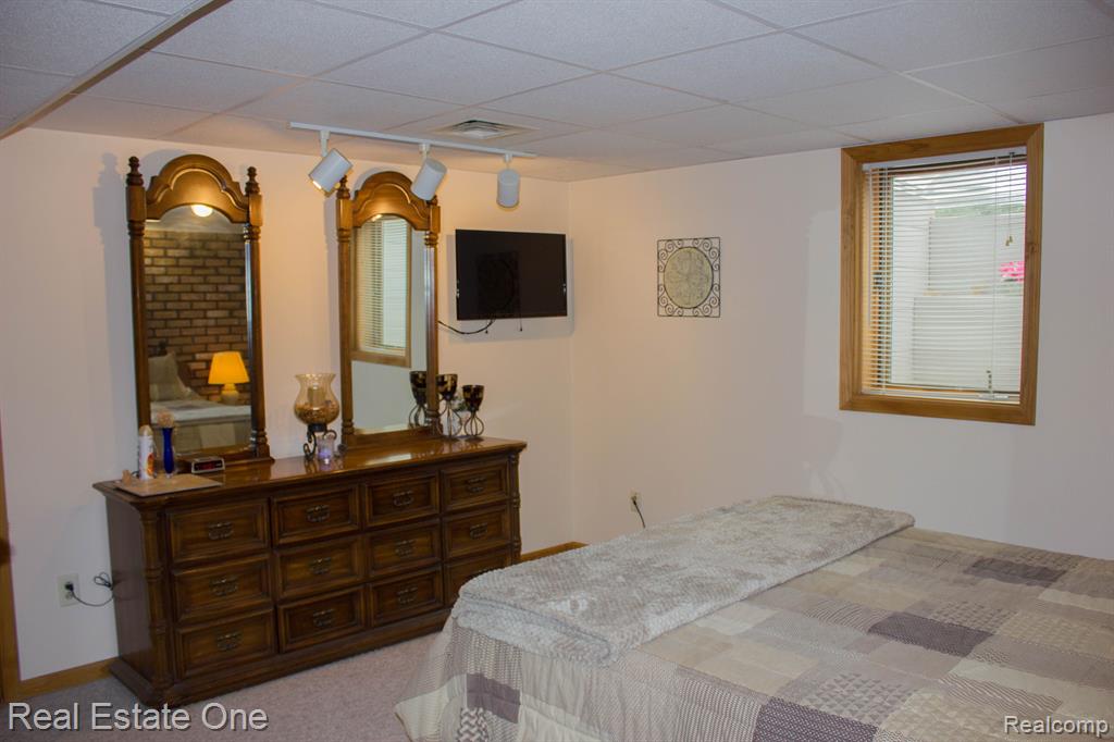 6711 KUTTSHILL Drive NE, Rockford, MI 49341 — Photo 34