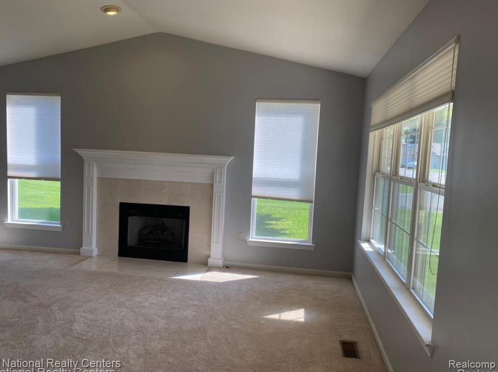 41506 GREENSPIRE Drive, Clinton Twp, MI 48038 — Photo 8