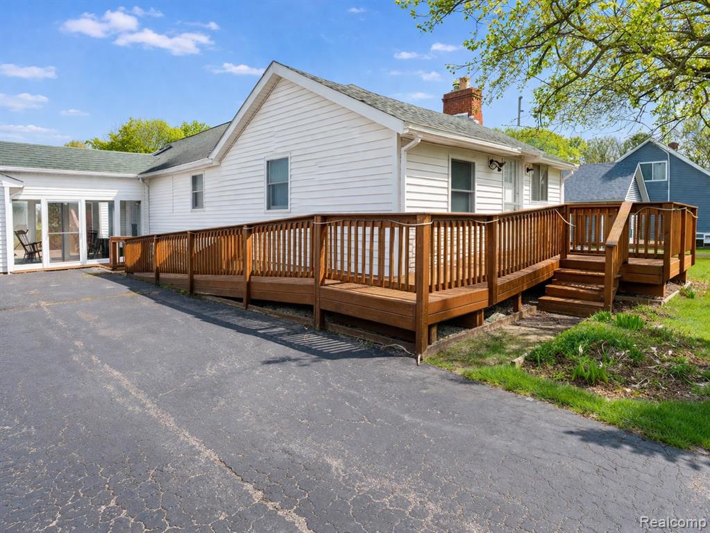 2190 W Maple Avenue, Flint, MI 48507 — Photo 8