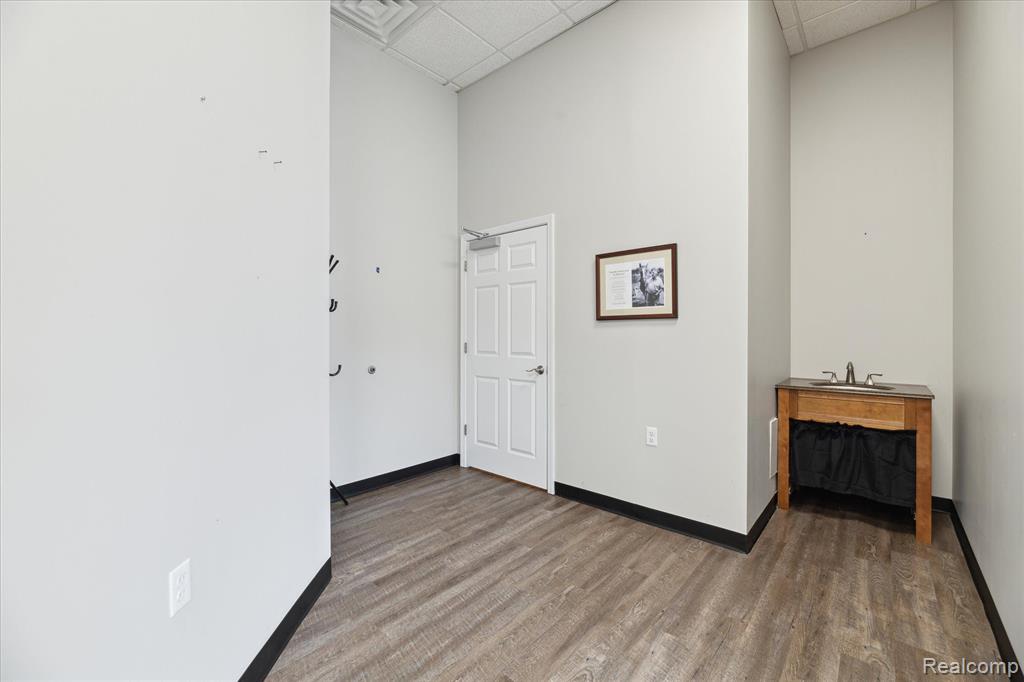 920 E GRAND RIVER Avenue, Howell, MI 48843 — Photo 14