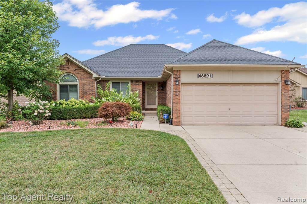 46891 Meadowview Court, Shelby Twp, MI 48317 — Photo 2
