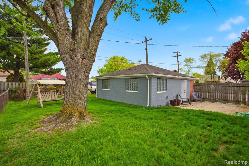 1271 E Barrett Avenue, Madison Heights, MI 48071 — Photo 30