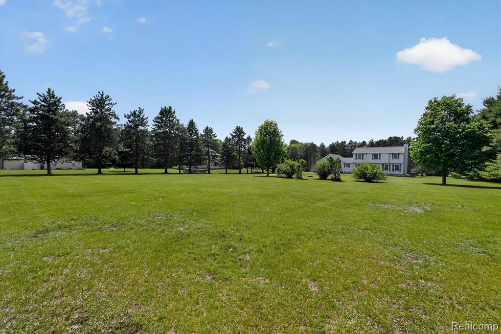 2724 Ore Valley Drive, Hartland, MI 48353 — Photo 48