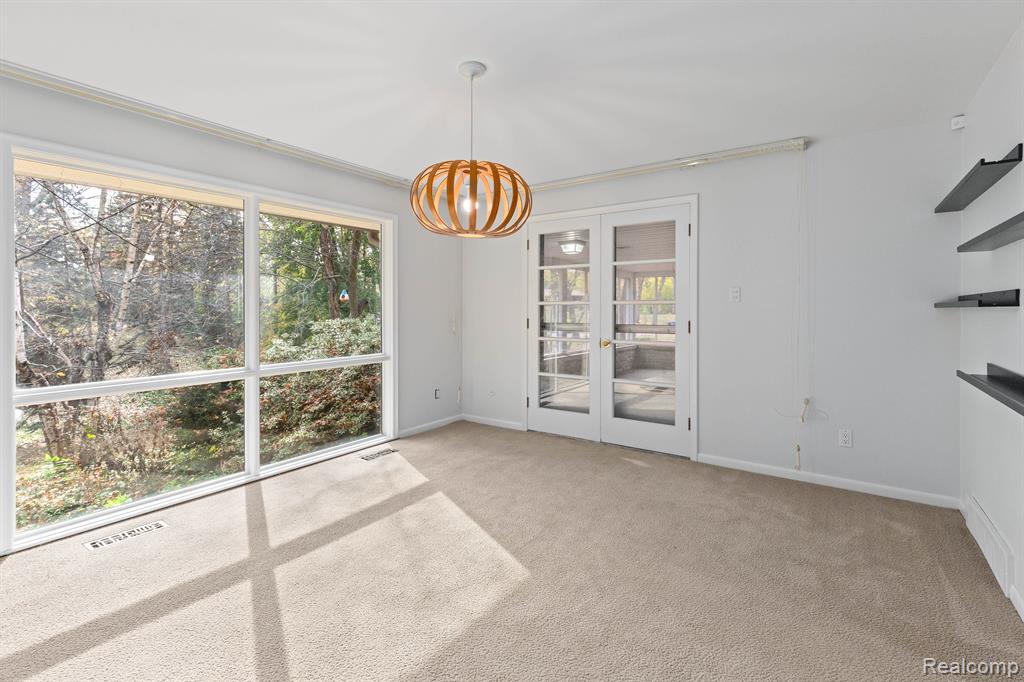 4966 Whispering Pine Lane, Bloomfield Hills, MI 48302 — Photo 8