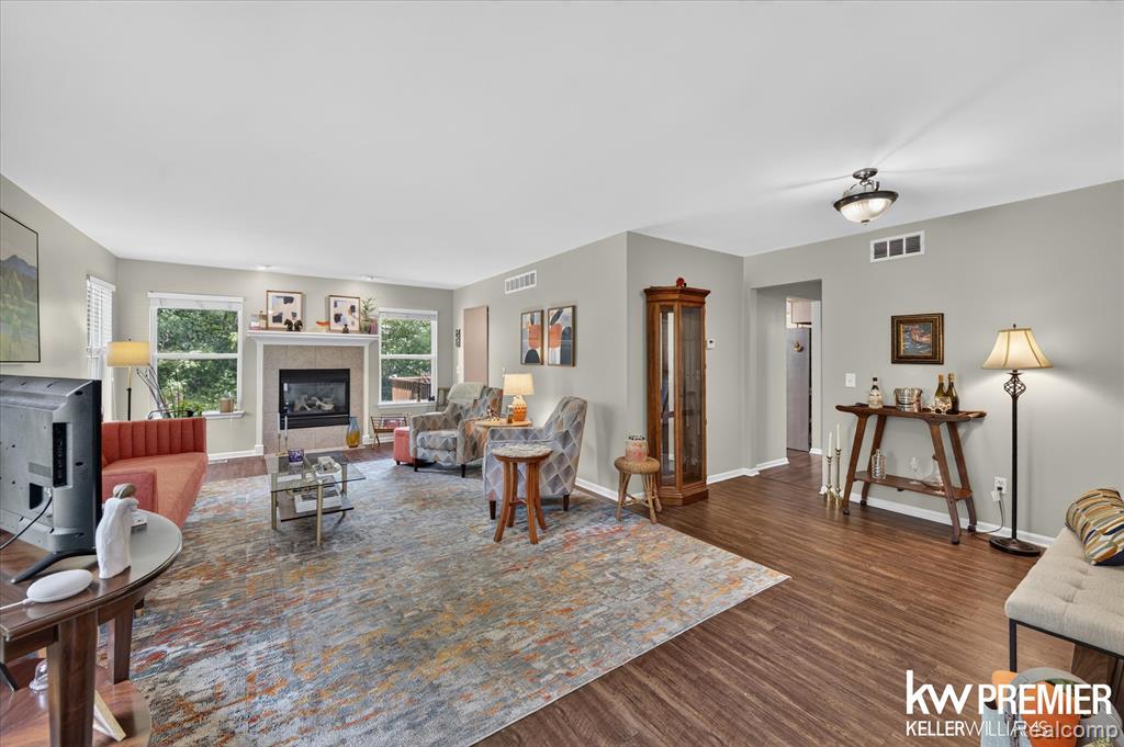 551 Indian Oaks Drive, Howell, MI 48843 — Photo 4