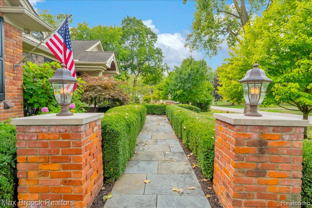 6287 Thorncrest Drive, Bloomfield Hills, MI 48301 — Photo 4