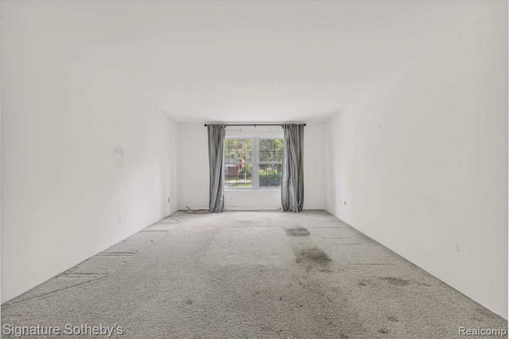 27671 W Echo Valley, Farmington Hills, MI 48334 — Photo 8