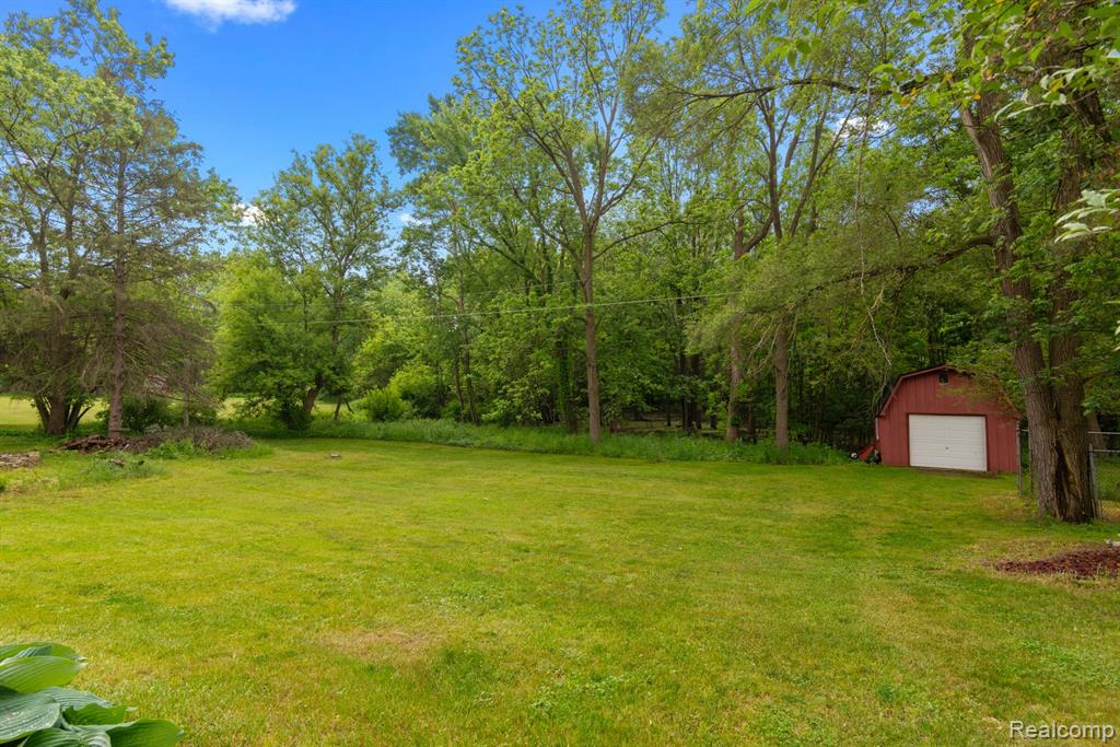 4327 Lancashire, Milford, MI 48380 — Photo 35