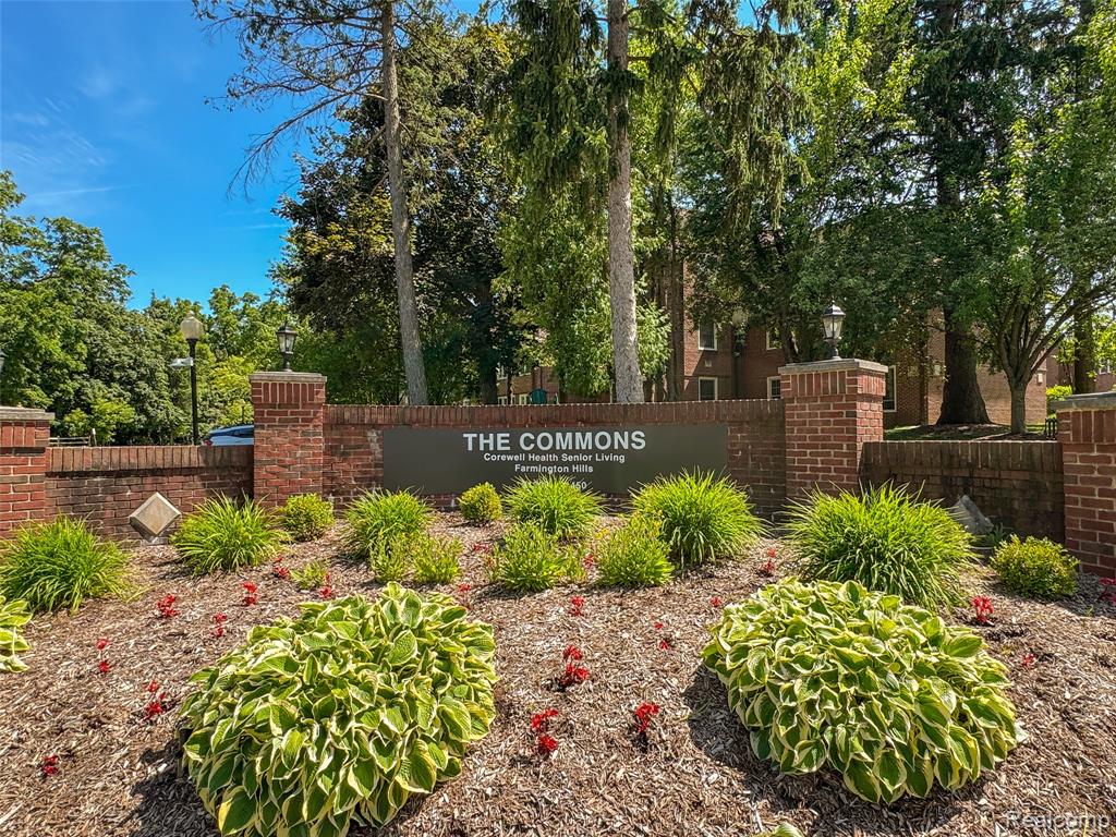 21425 Archwood Circle, Farmington Hills, MI 48336 — Photo 43