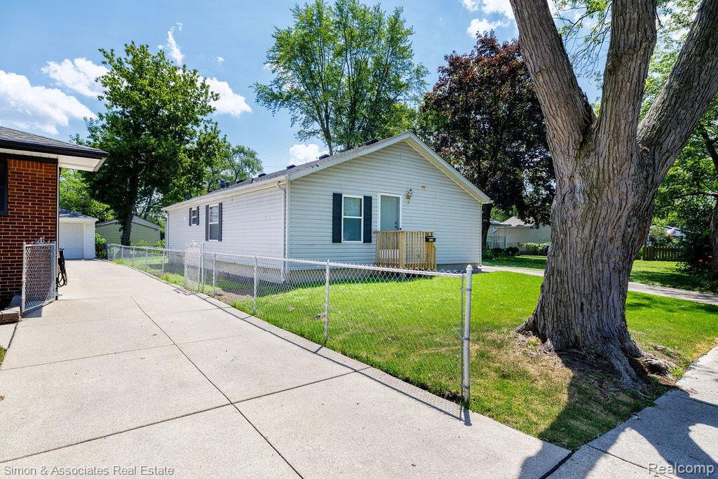 4995 Croissant Street, Dearborn Heights, MI 48125 — front exterior