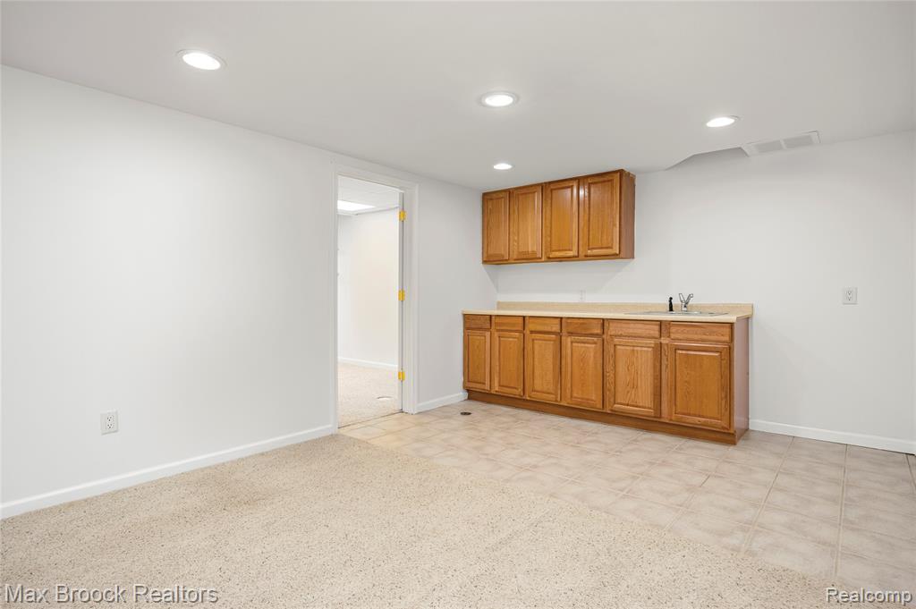 6901 Reed Court, West Bloomfield, MI — Photo 56