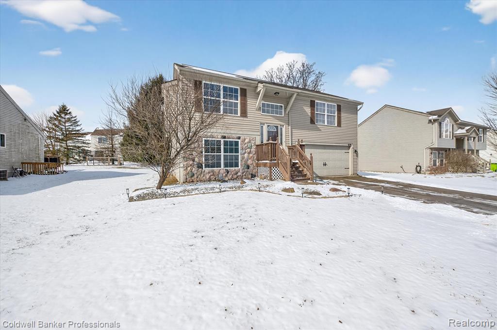 639 Andover Woods Drive, Fenton, MI 48430 — Photo 26