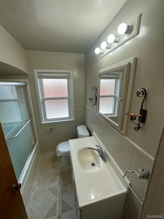 7107 N BEECH DALY Road, Dearborn Heights, MI 48127 — Photo 8