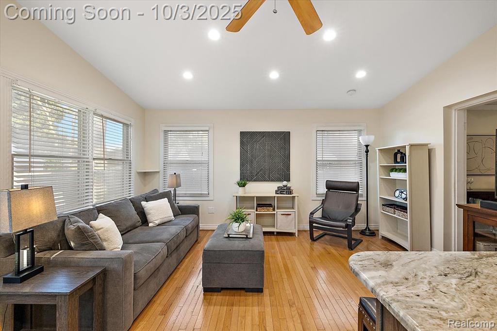 13154 Kingston Avenue, Huntington Woods, MI — Photo 12
