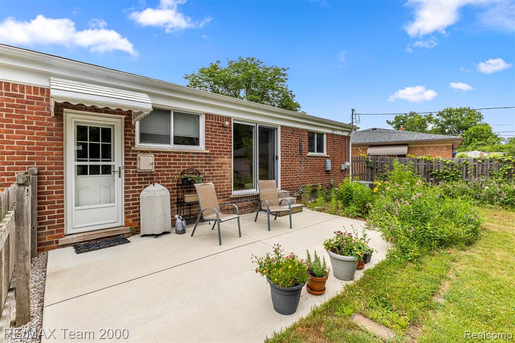 7396 N Charlesworth Street, Dearborn Heights, MI 48127 — Photo 35