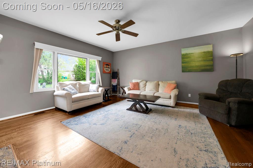 5043 Oak Bluff Court, Howell, MI 48843 — Photo 10