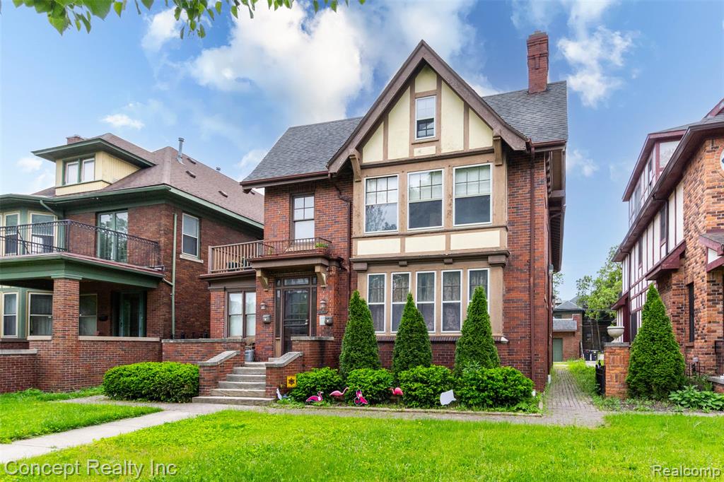 440 E FERRY Street, Detroit, MI 48202 — Photo 2