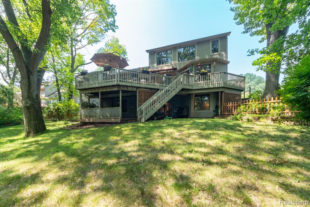 6939 West Ridge Drive, Brighton, MI 48116 — Photo 12