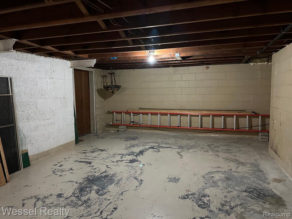 530 N GLASSFORD Street, Capac, MI 48014 — Photo 25