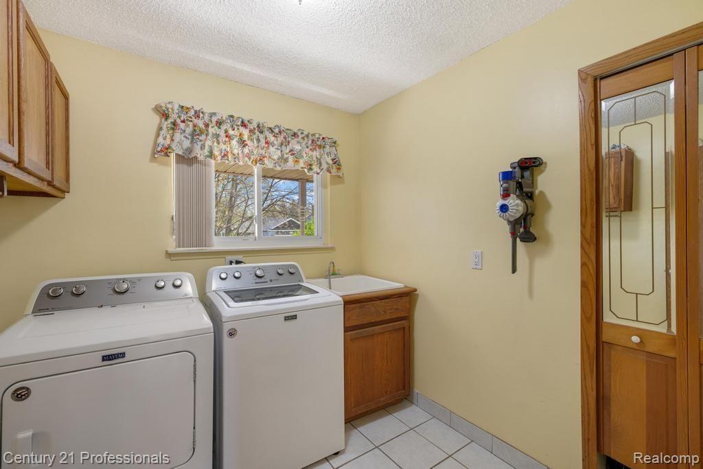 8978 Sussex Street, White Lake, MI — Photo 20