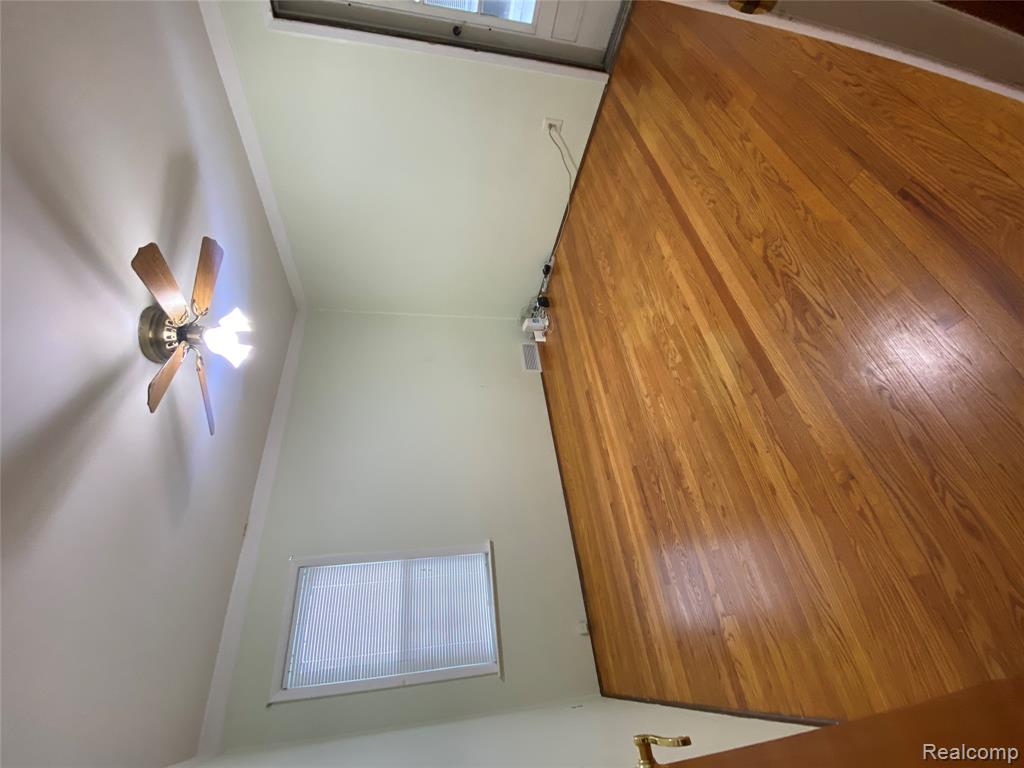 21114 Huntington Avenue, Harper Woods, MI 48225 — Photo 5