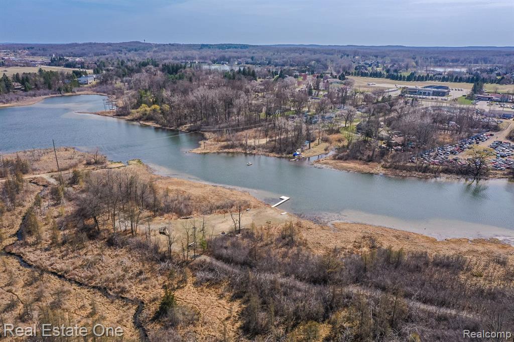 9316 LAKEBLUFF Drive, Clarkston, MI 48348 — Photo 81