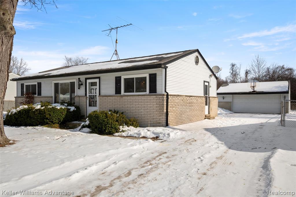 26529 Willow Cove, Woodhaven, MI 48183 — Photo 2